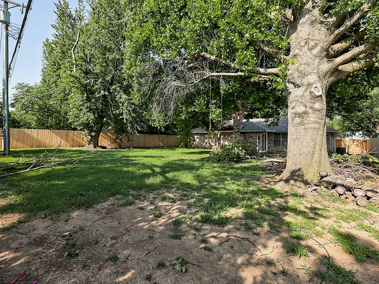 2287 Houston Ave — Photo 34