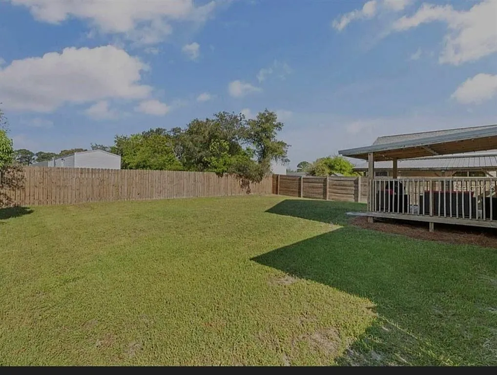 3 bed, 2.0 bath, 1915 sqft, $1,795 — Photo 3