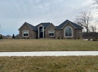 23709 Chicory Rd, Grosse Ile, MI 48138