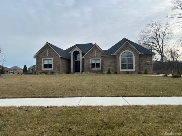 23709 Chicory Rd, Grosse Ile, MI 48138