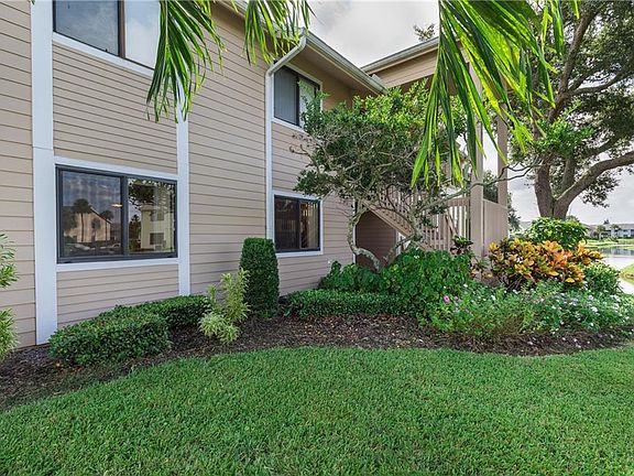 2nd image of 5685 Marina Dr APT 1