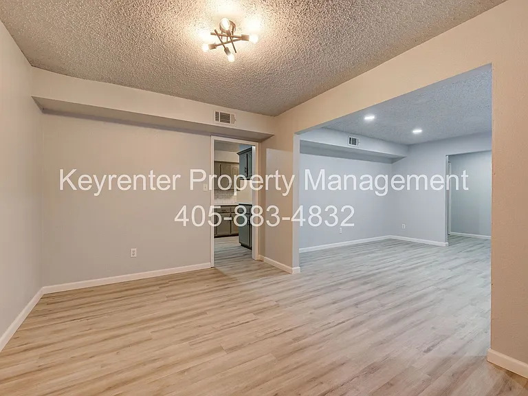 1309 Crown Point Ave #4 — Photo 6