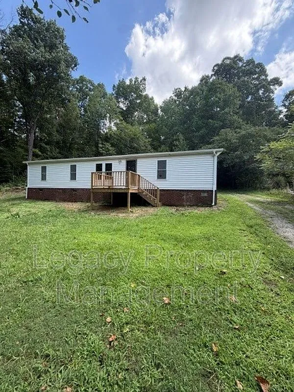 3 bed, 2.0 bath, $1,600 — Photo 1