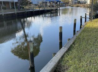 101 Palmwood Dr, Pass Christian, MS 39571