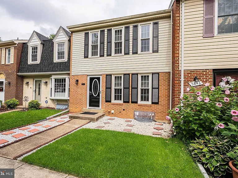 5844 Banning Pl — Photo 2