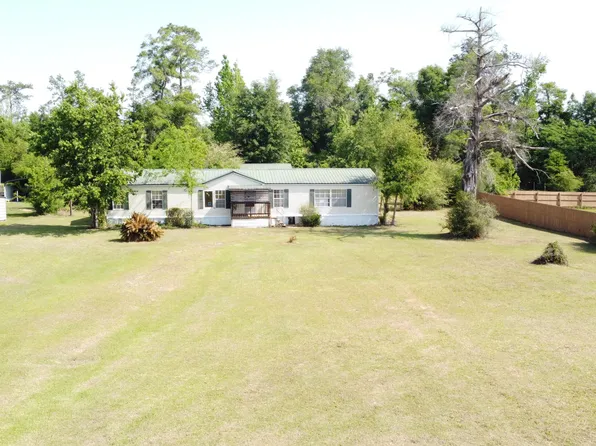 4070 McCall Ln, Marianna, FL 32448