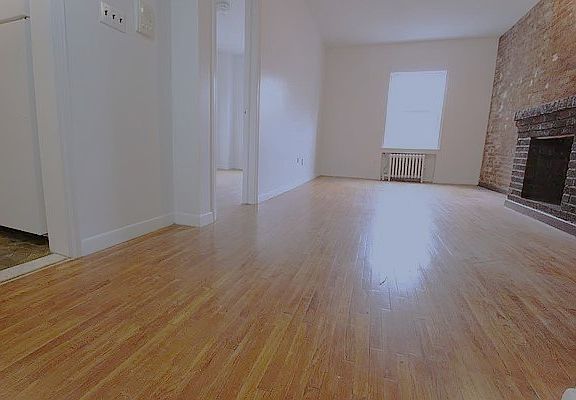 3rd image of 33 W 82nd St APT 4B