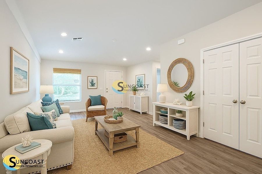 1st image of 109 E Harvard St