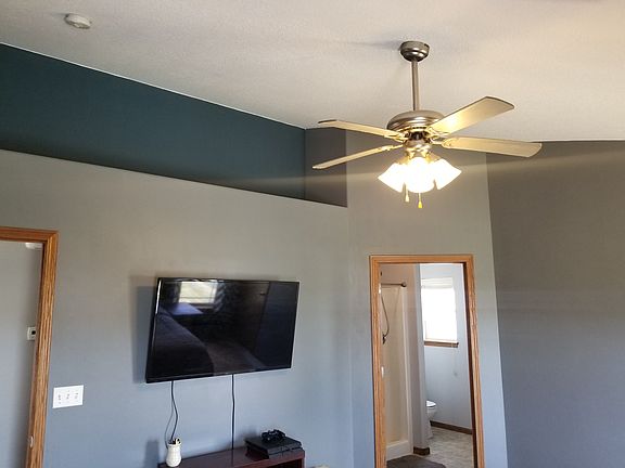 5th image of 200 Cattail Ln