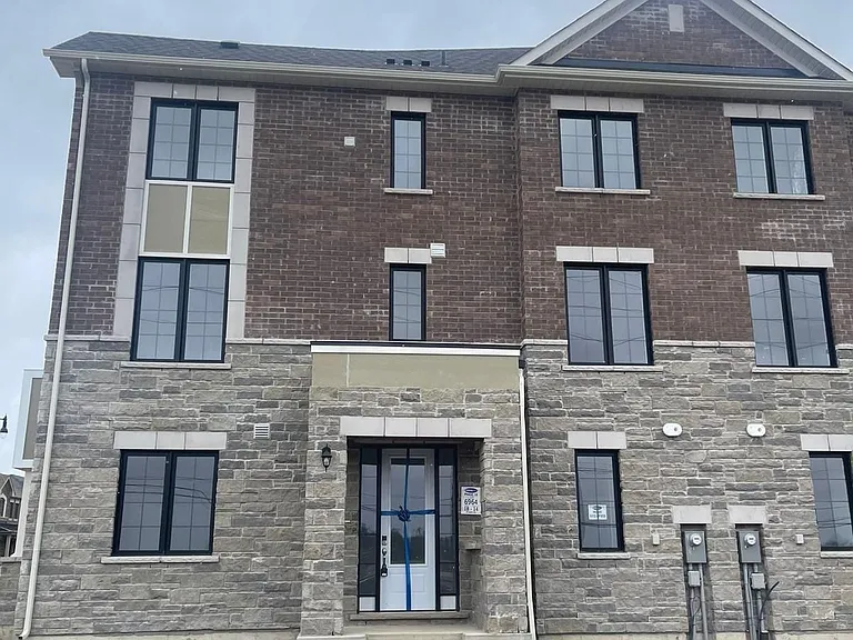 93 Keppel Cir — Photo 1