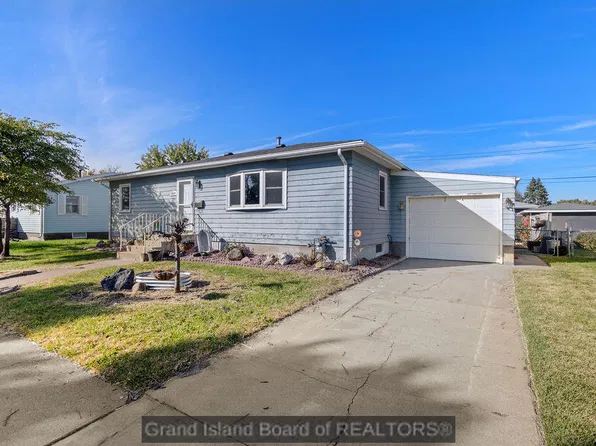 4114 Sunset Dr, Columbus, NE 68601