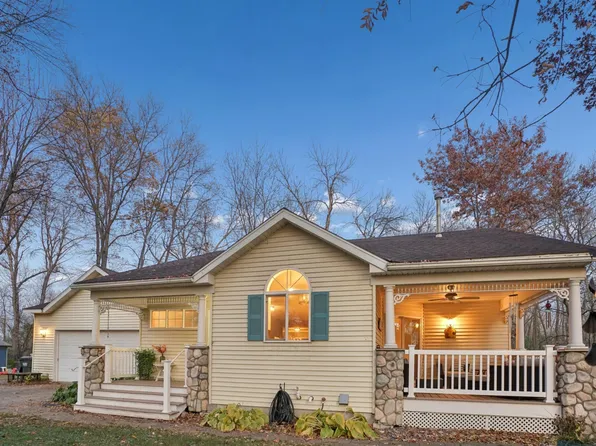 135 Hunters Path, Annandale, MN 55302