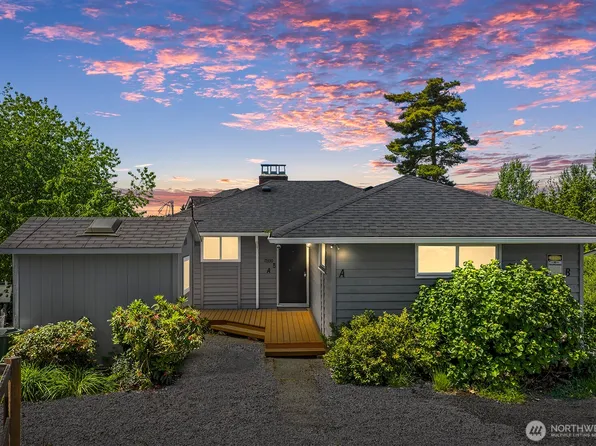 15330 40th Avenue W #A & B, Lynnwood, WA 98087