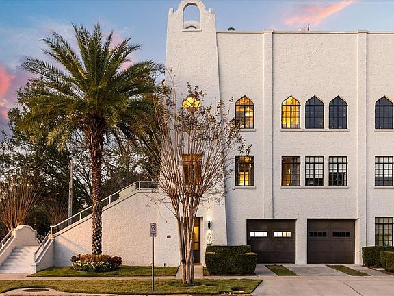 2nd image of 601 E Ridgewood St