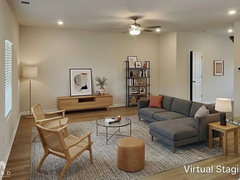 110 Lightning Dr — Photo 2