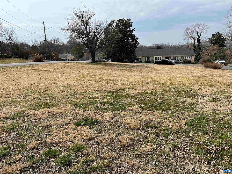 2nd image of Oaklawn Dr