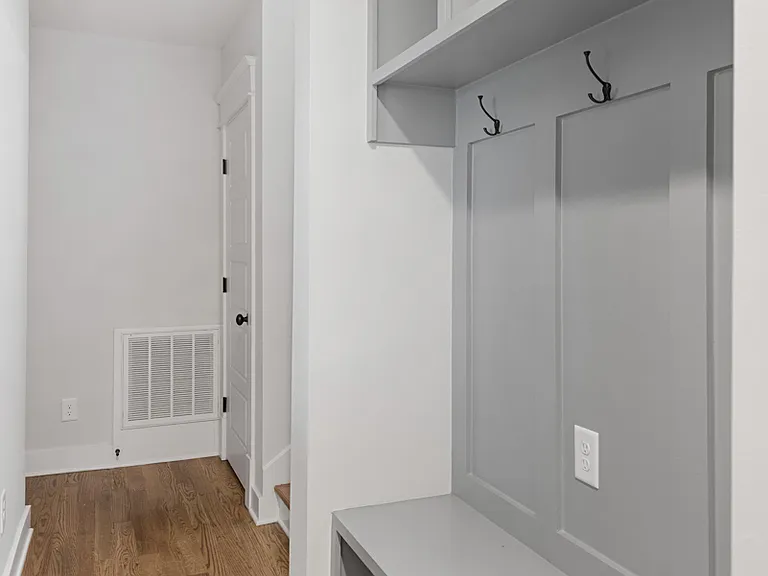 843 Clayton Ave — Photo 41
