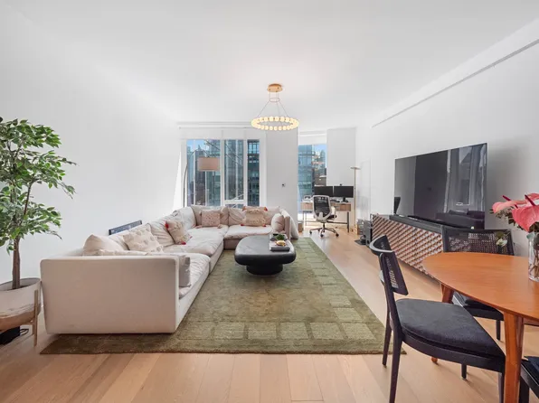 1 West End Avenue 26D image 1 of 32