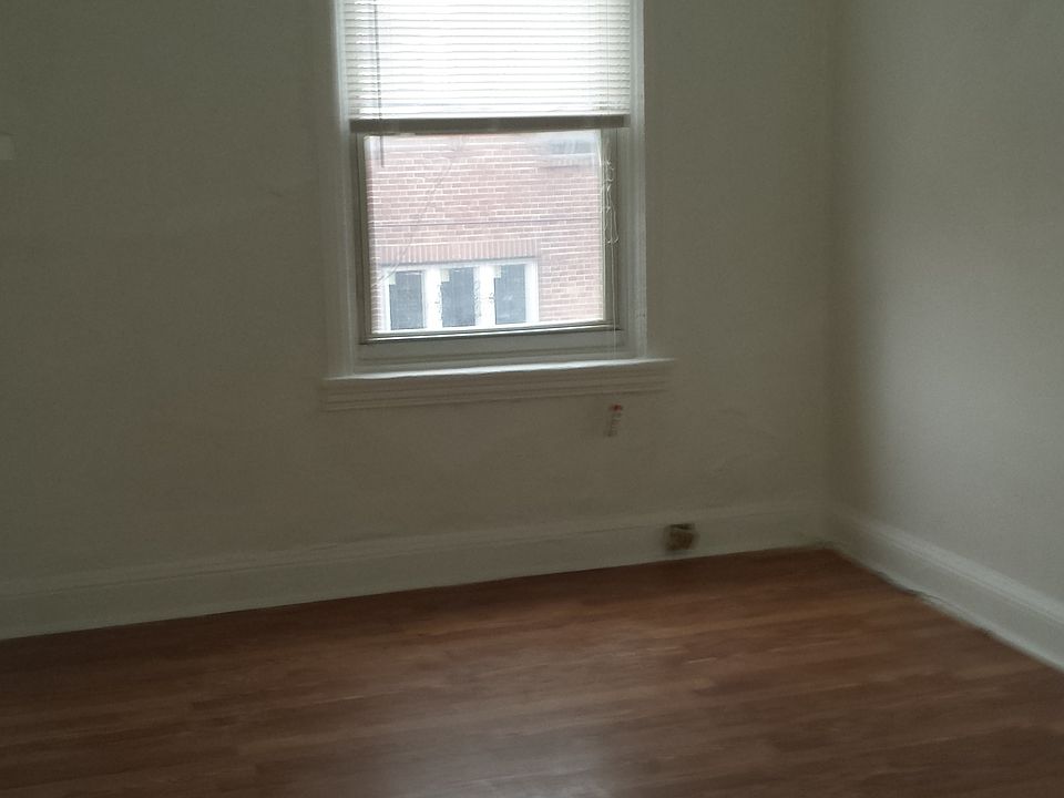 2nd image of 920 S 12th St #3