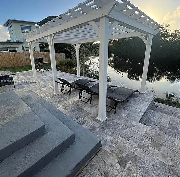 655 NW 24th Ave — Photo 11