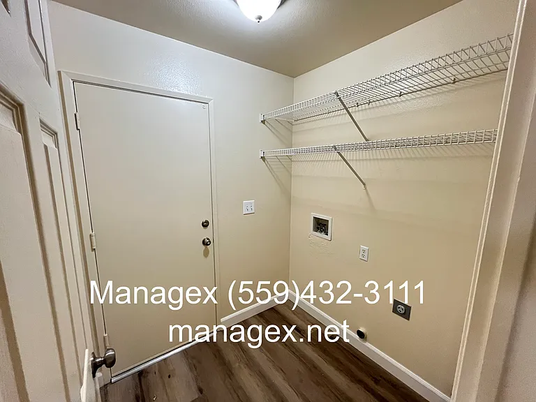 5584 W Chennault Ave — Photo 11