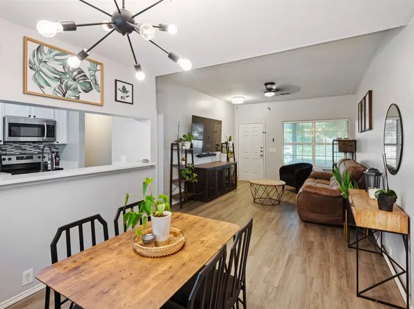 8805 Tumbleweed Dr, Aubrey, TX 76227