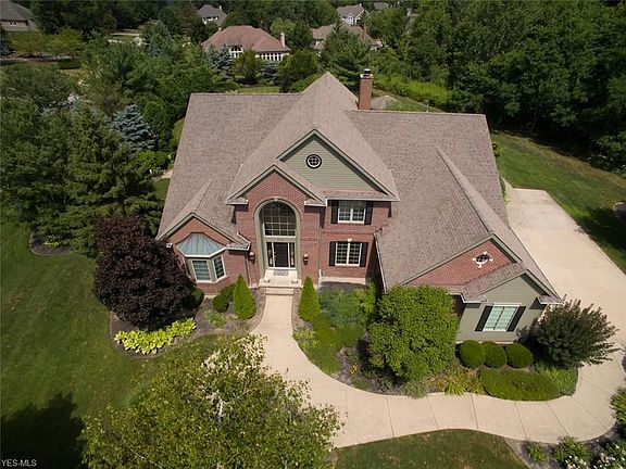 2nd image of 570 Hardwick Dr