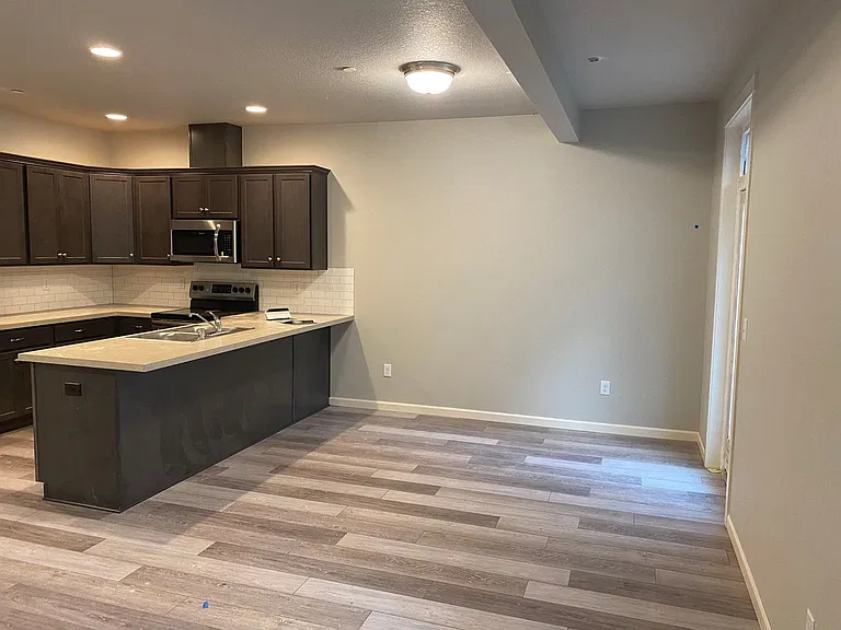 211 Cloverdale Rd #A — Photo 5