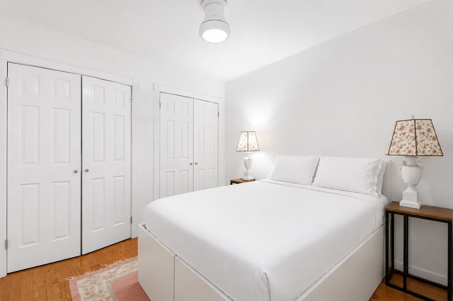  bedroom with customized closets