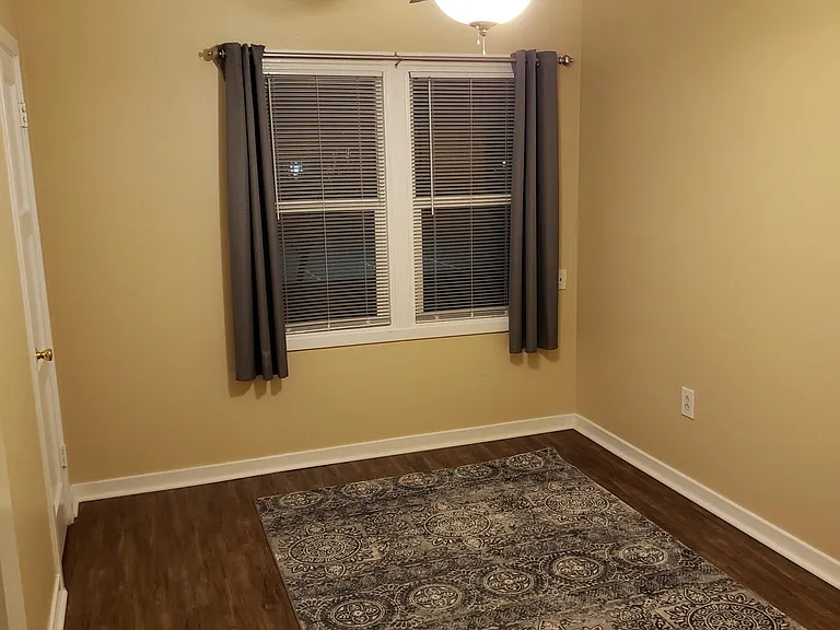 1220 Thayer Dr — Photo 9
