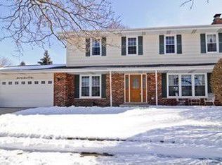7705 Queens Ct, Downers Grove, IL 60516