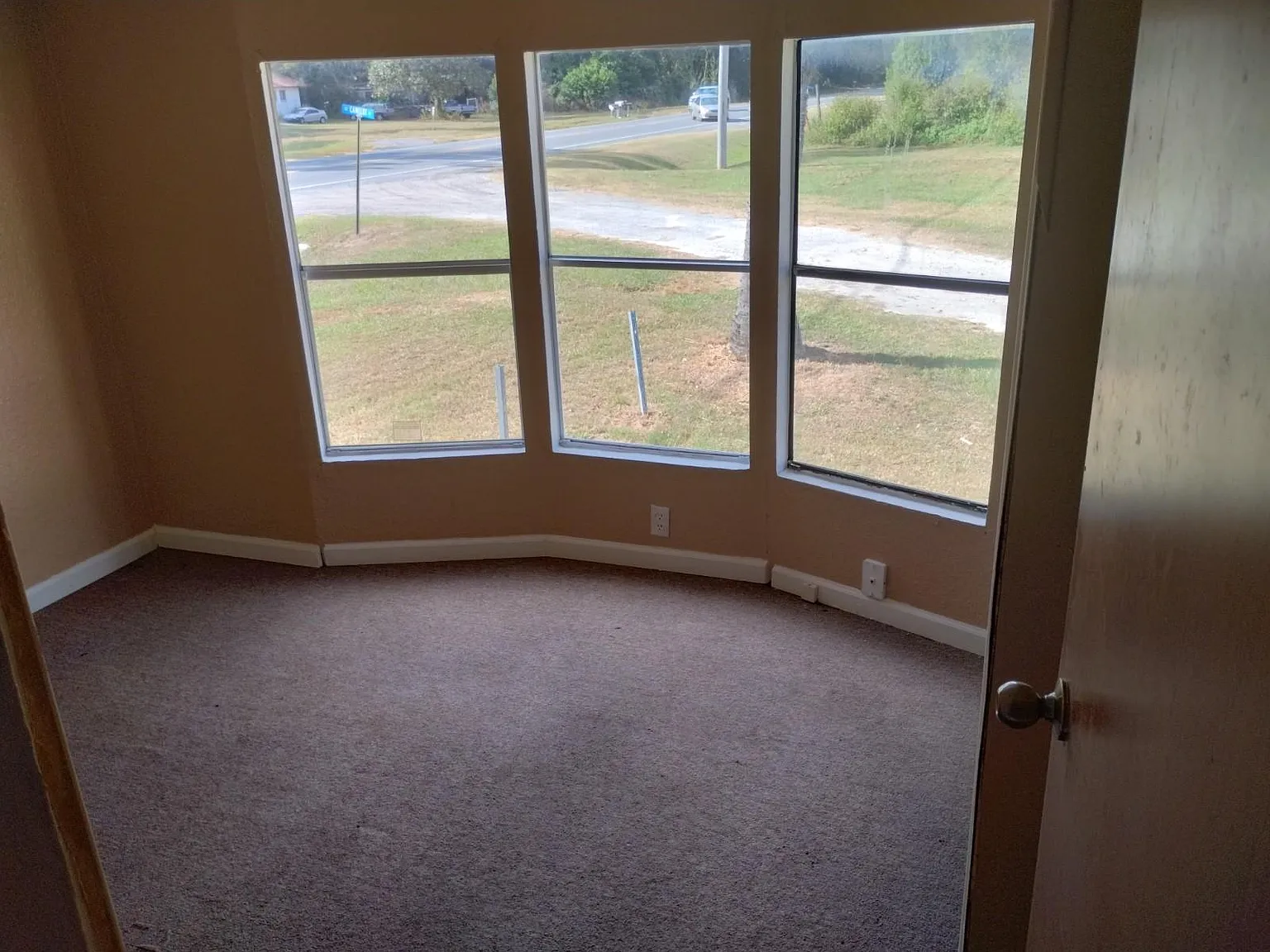 3 bed, $1,395 — Photo 1