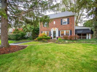 1832 Barrington Rd, Columbus, OH 43221