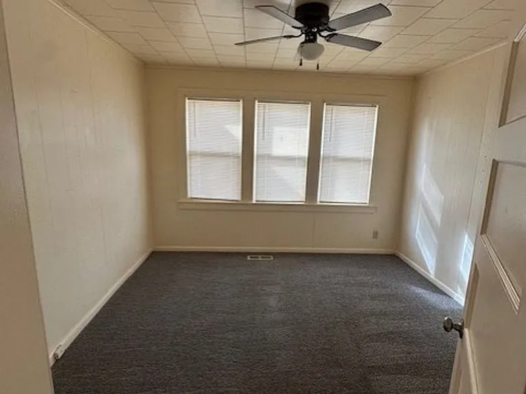 501 G St NE — Photo 8