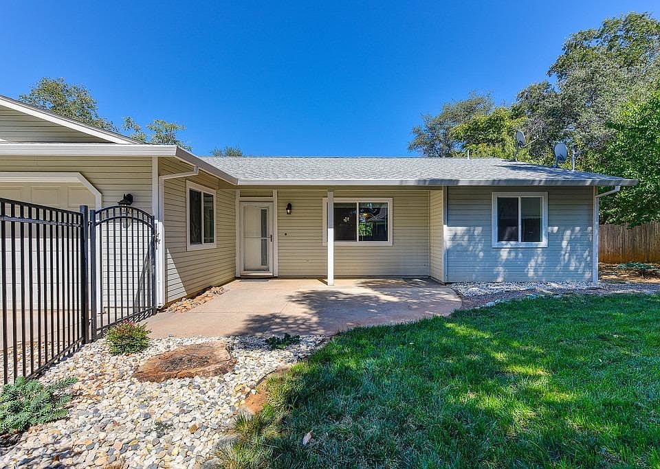 1st image of 1744 Lilac Ln