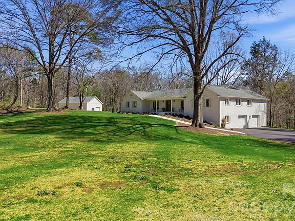 4th image of 913 Kelly Rd