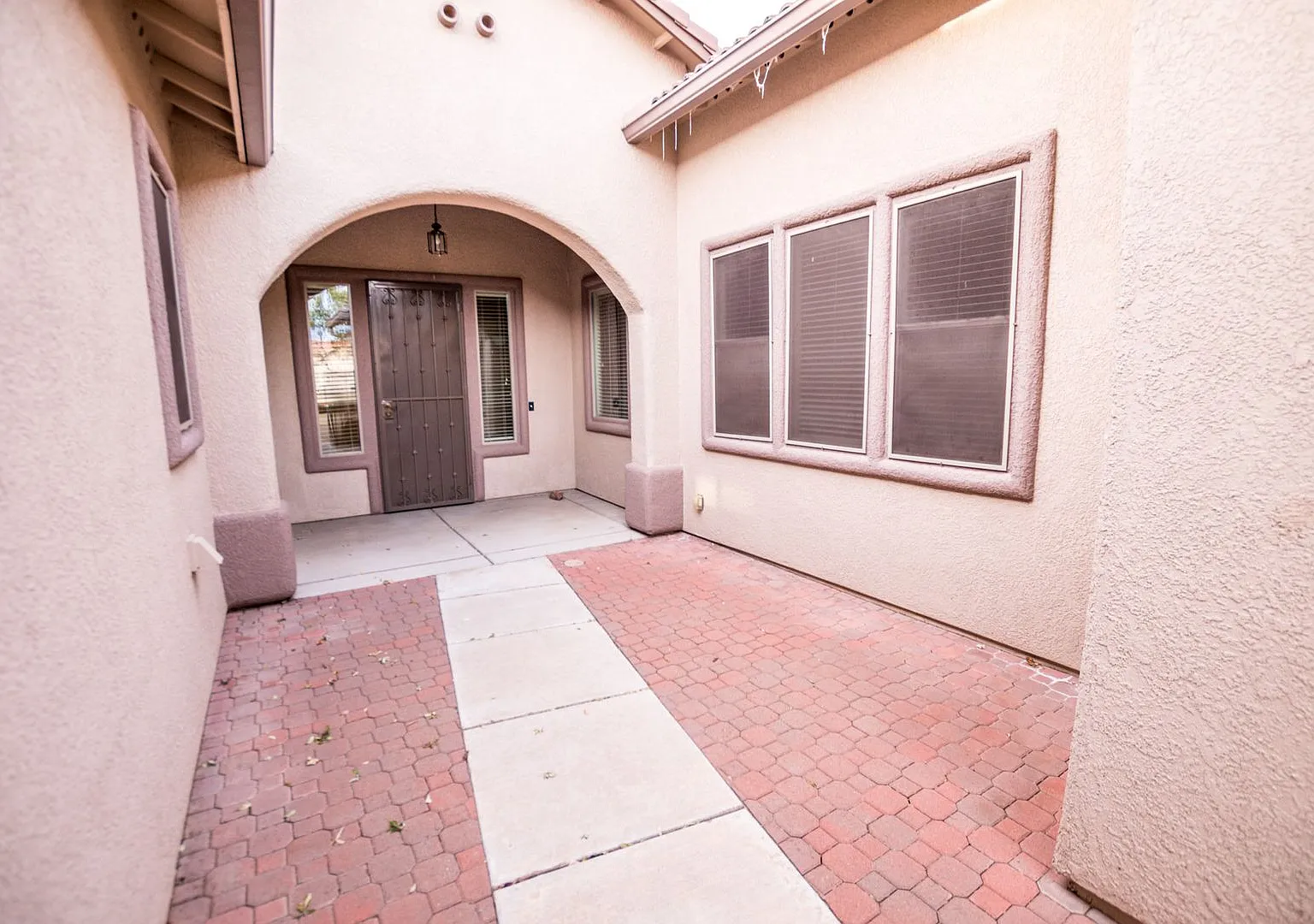 Stunning Custom Home with Solar and Premium Features! — Photo 4