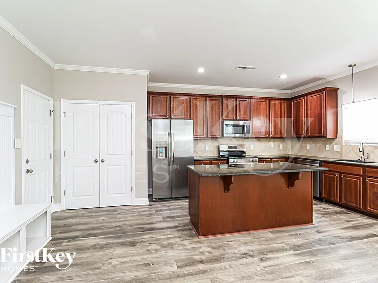 5602 Falkland Dr — Photo 10