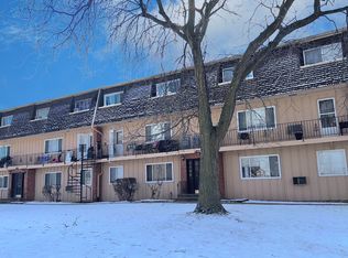 2312 Algonquin Rd APT 9, Rolling Meadows, IL 60008