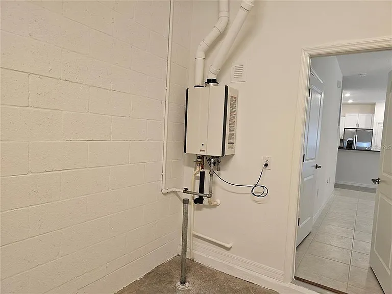 8309 Crescent Oaks Dr — Photo 37