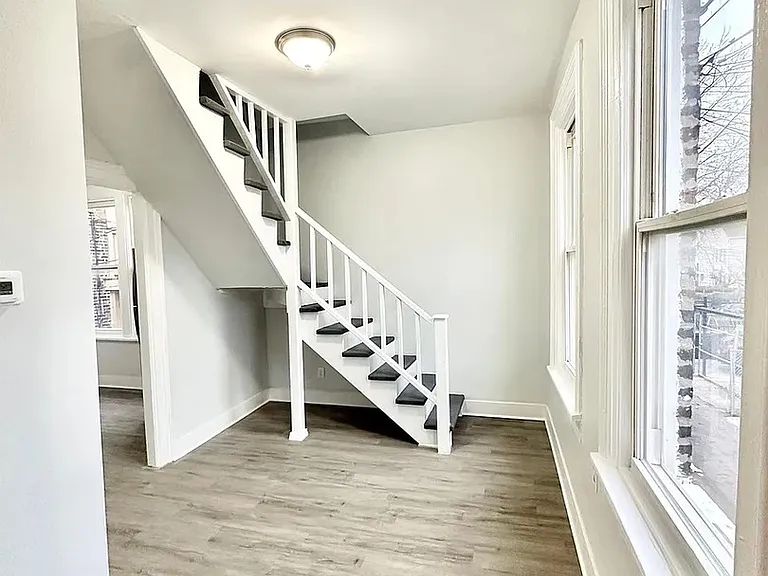 2224 S Sawyer Ave #CH1R — Photo 9