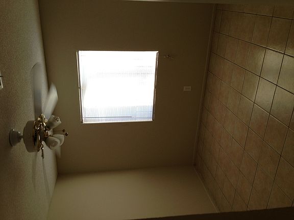 4th image of 13279 West Dr #B