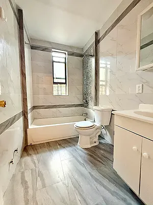 Bathroom, photo 1