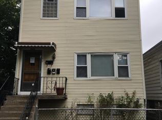 458 N Artesian Ave #2-F, Chicago, IL 60612