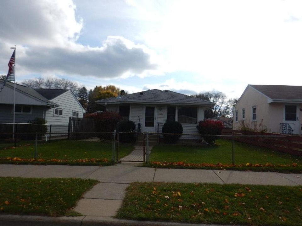 1st image of 268 Arion St E