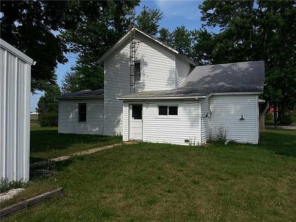 2nd image of 104 N 5th St