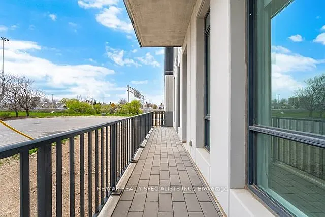 1333 Weber St E #103 — Photo 35