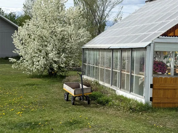 50 Baron Ln, Eureka, MT 59917