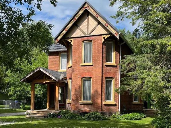 9 River St, Severn, ON L0K 1E0