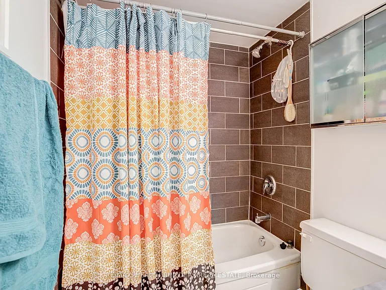 633 Bay St #803 — Photo 34